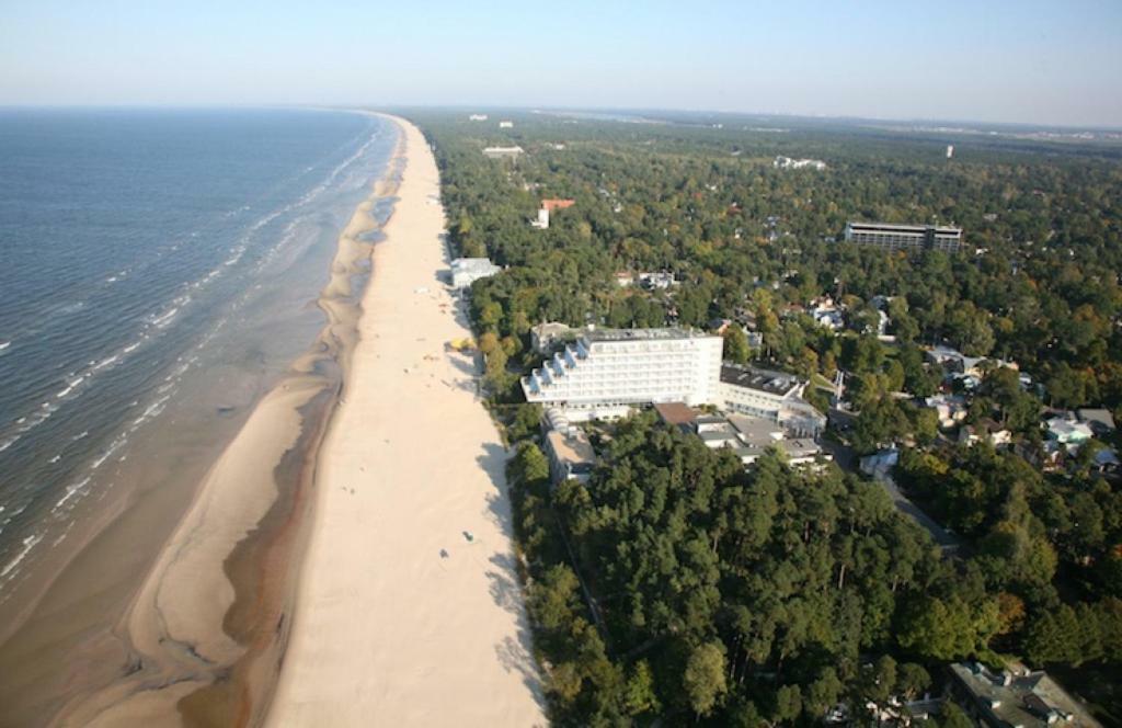 Apartment In Private House Near The Beach And River Jūrkalne Exteriör bild